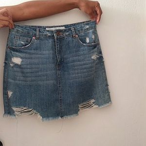 SOLD⭐NWOT⭐Distress denim skirt💜